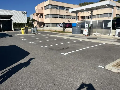 Réalisation de places de parking pour une société d'ambulance La Ciotat, Toulon, MSR83.13