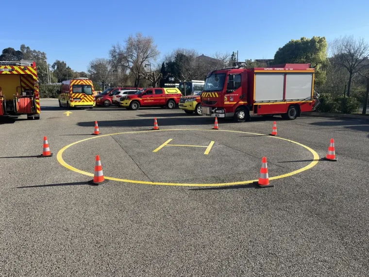 creation et reprise de l'integralite du marquage au sol interieur et exterieur, Toulon, MSR83.13