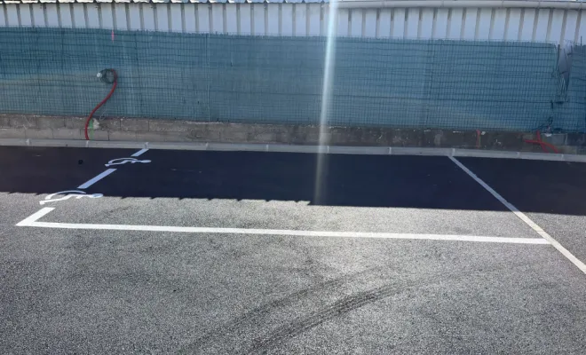 Création de places de parking numérotées ainsi qu'une place pour les Personnes a Mobilité Réduite Marseille , Toulon, MSR83.13
