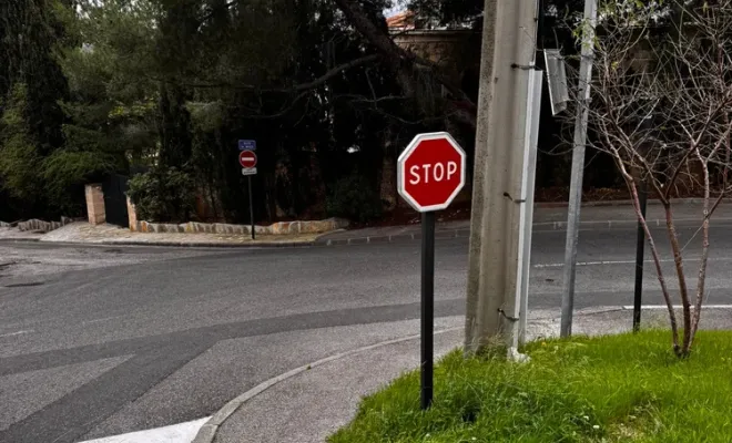 marquage signalisation routiere 83 13 pour copropriété, Toulon, MSR83.13