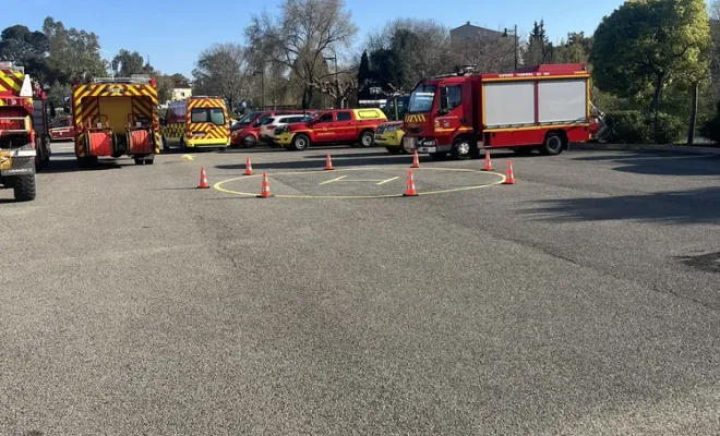 Reprise complète des marquages au sol à la caserne de pompiers de Sainte-Maxime, Toulon, MSR83.13