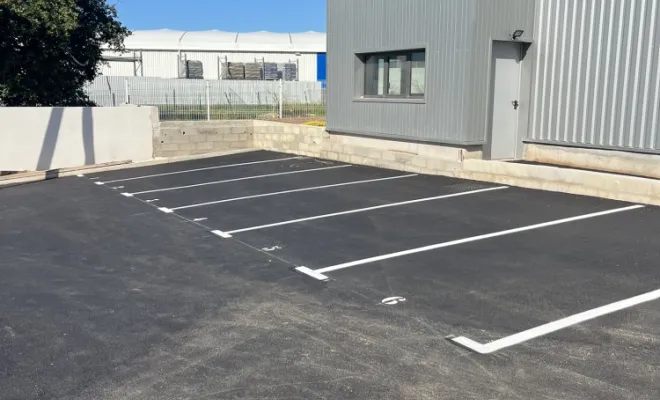 Marquage au sol Parking PMR , Toulon, MSR83.13