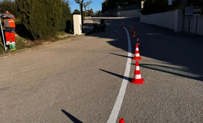 Marquage Signalisation Routière 83 13  a réaliser la création d'un stop ainsi que le marquage réglementaire de ralentisseur afin de délimiter les zones de circulation , Toulon, MSR83.13