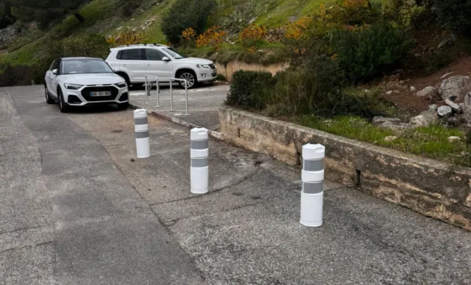 Marquage Signalisation Routiere 83 13 à réaliser pour une copropriété des passages piétons matérialiser avec des balises J11, des dents de requin pour matérialiser les ralentisseurs, réalisation de divers panneaux de signalisation et bandes de stop , Toulon, MSR83.13