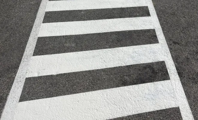 Marquage au sol de places de parking et installation de panneaux de signalisation personnalisés , Toulon, MSR83.13
