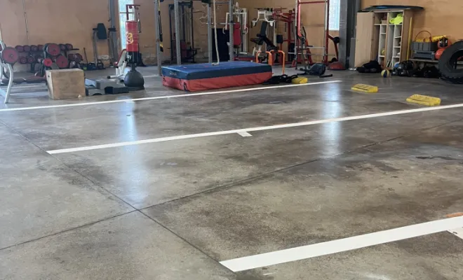 MSR 8313 à réaliser le marquage au sol intérieur et extérieur de la caserne des sapeurs pompiers de Sainte Maxime, Toulon, MSR83.13