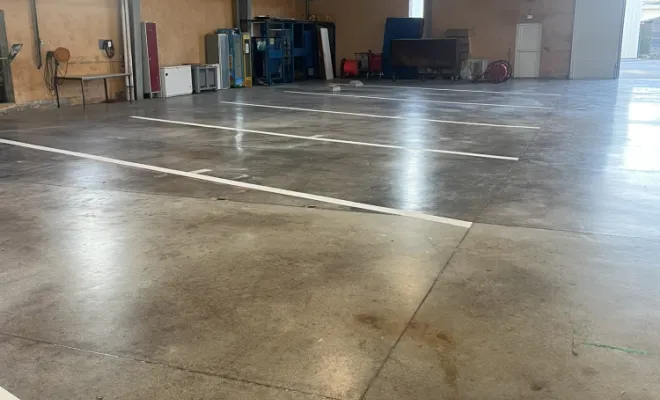 MSR 8313 à réaliser le marquage au sol intérieur et extérieur de la caserne des sapeurs pompiers de Sainte Maxime, Toulon, MSR83.13