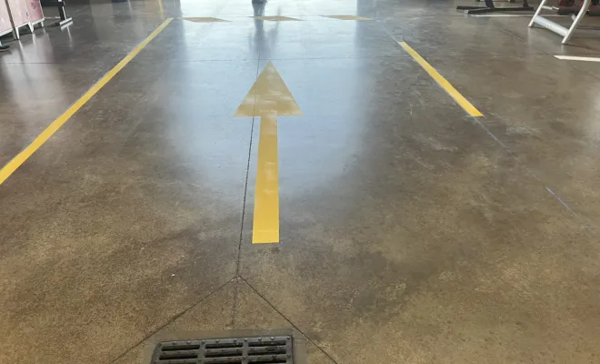 MSR 8313 à réaliser le marquage au sol intérieur et extérieur de la caserne des sapeurs pompiers de Sainte Maxime, Toulon, MSR83.13