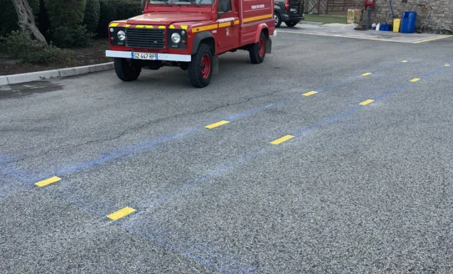MSR 8313 à réaliser le marquage au sol intérieur et extérieur de la caserne des sapeurs pompiers de Sainte Maxime, Toulon, MSR83.13