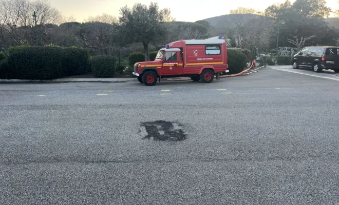MSR 8313 à réaliser le marquage au sol intérieur et extérieur de la caserne des sapeurs pompiers de Sainte Maxime, Toulon, MSR83.13