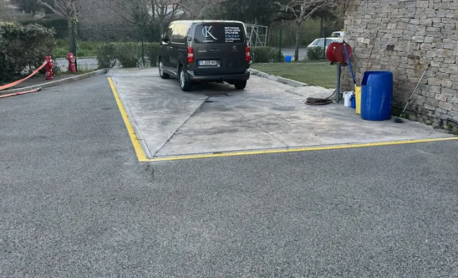 MSR 8313 à réaliser le marquage au sol intérieur et extérieur de la caserne des sapeurs pompiers de Sainte Maxime, Toulon, MSR83.13